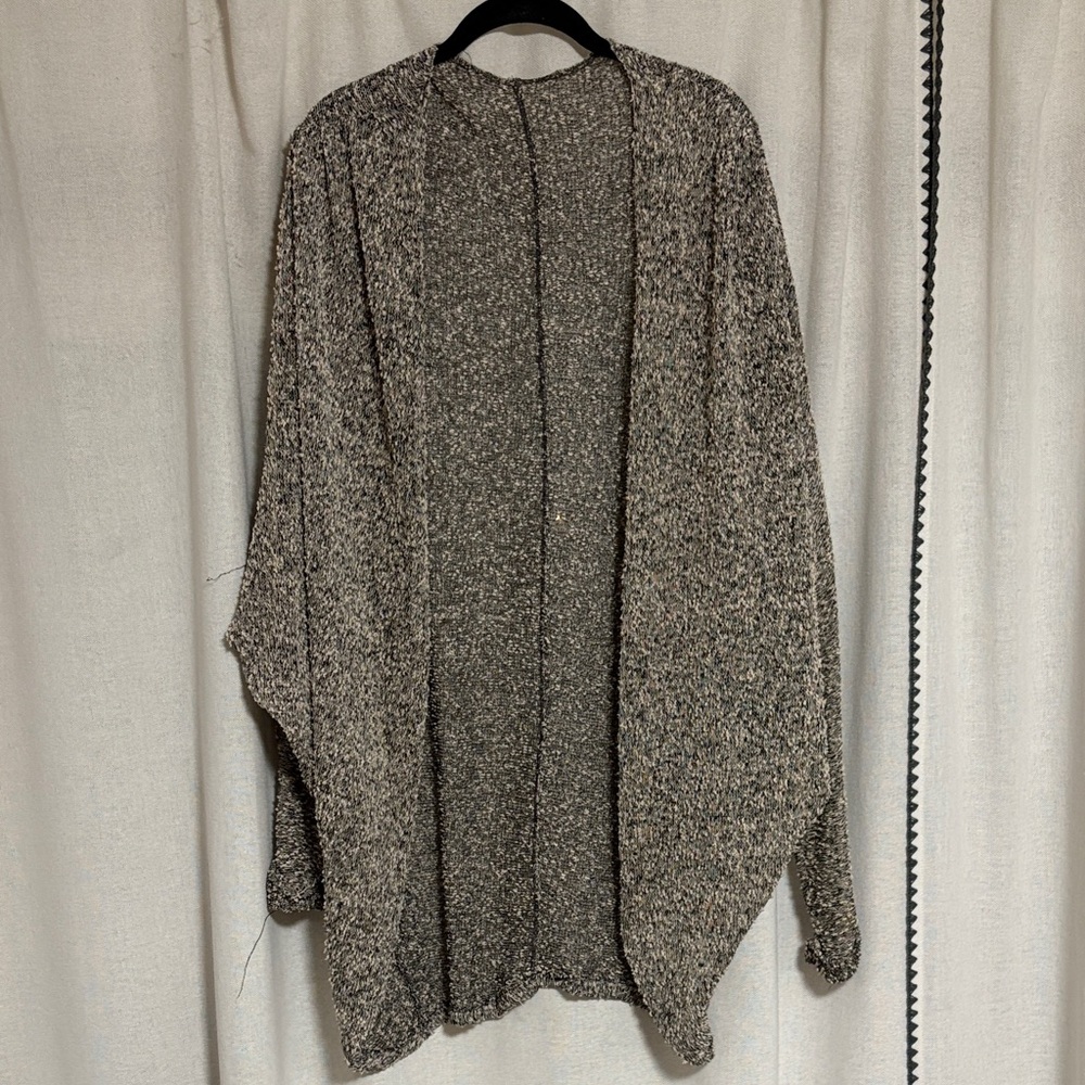 Francesca's Collections Black and Gray Cardigan